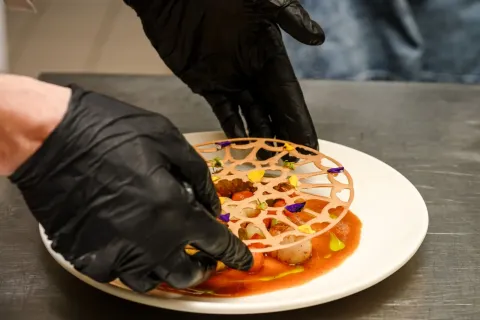 Le Laboratoire Culinaire : Comment Azalai Urban Souk réinvente la haute cuisine marocaine